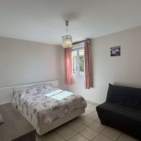Apartmán - F2 Climatise Avec Terrasse, Proche Centre, Et Transports, Parking Inclus - Fr-1-61-624 Ajaccio (Corsica)